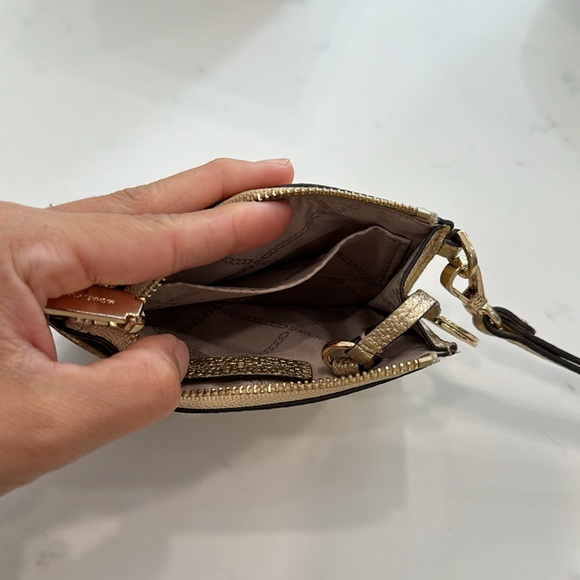 Michael Kors wristlet/wallet - Picture 5 of 5